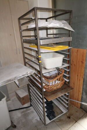 Stikvogn med indhold