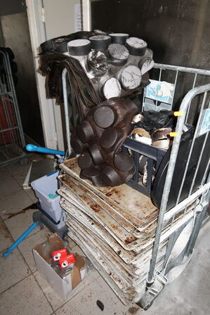 Vogn med bageplader m.m.