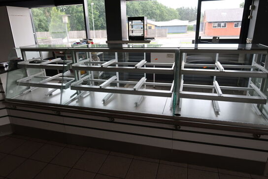 3 stk. kølediske samt bord