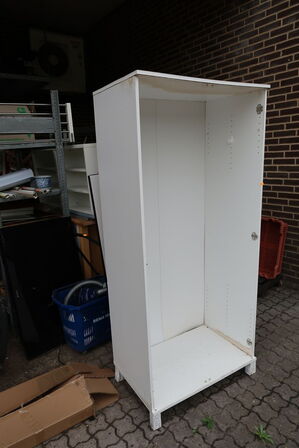 Div. Billeder, skilt, reoler m.m.