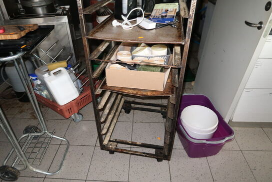 Stikvogn med indhold