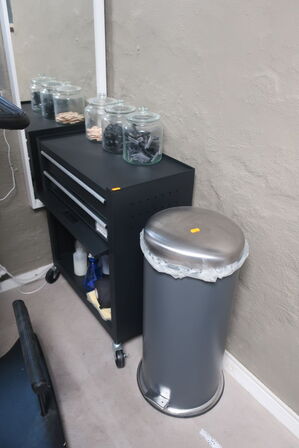 Vogn samt affaldsspand