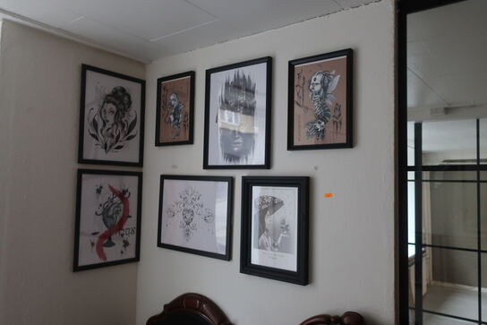 Diverse billeder m.v. på vægge