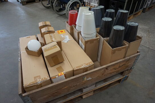 ca. 130 Ass. Lampeskærme/kupler 