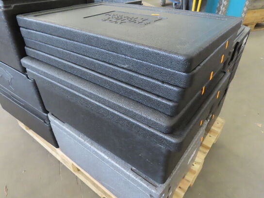 10 stk. Termokasser Assoterede kasser og 7 låg