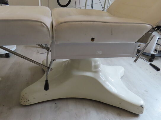 Behandlerbriks med skammel