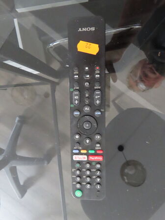 65" LED-TV, SONY KD-65XG85, med fjernbetjening og vægbeslag