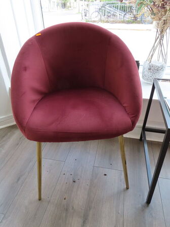 2 stk. stole og bord