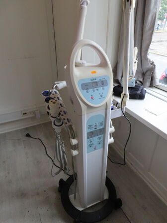 9 i 1 Multi-Function Beauty Instrument, H5050