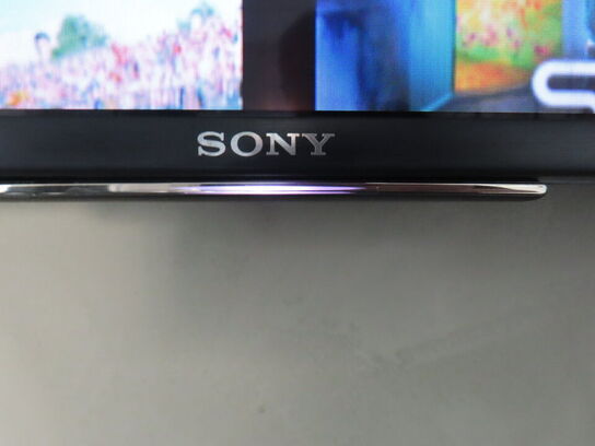 65" LED-TV, SONY KD-65XG85, med fjernbetjening og vægbeslag