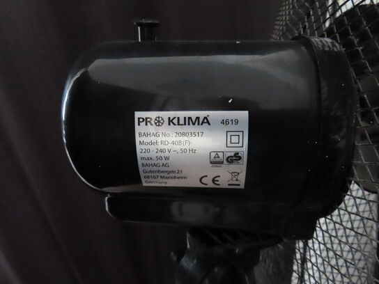 Skærmvæg og gulvventilator