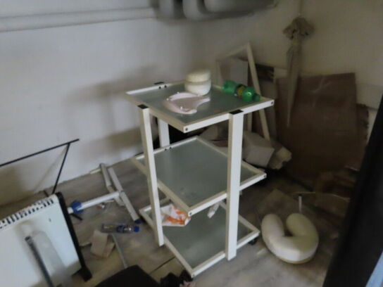 Tøm kælderen, undtaget behandlerbriks