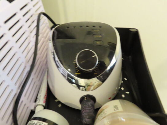 LOT Ændret! Div. møbler og vogne med indhold