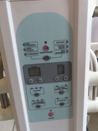 9 i 1 Multi-Function Beauty Instrument, H5050