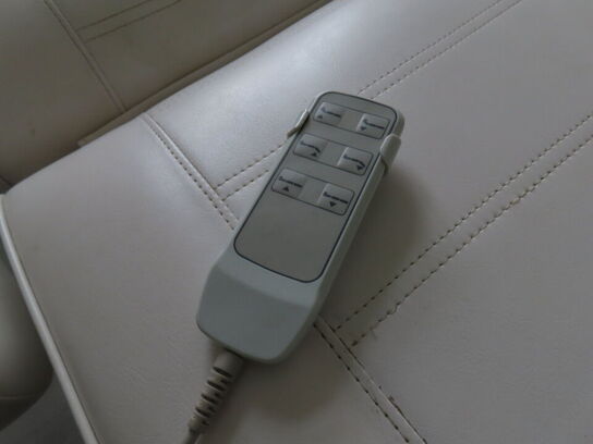 El-behandlerbriks med skammel og lampe