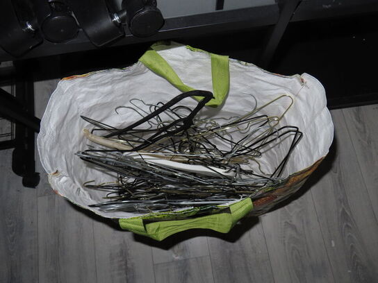 Tøm kælderen, undtaget behandlerbriks