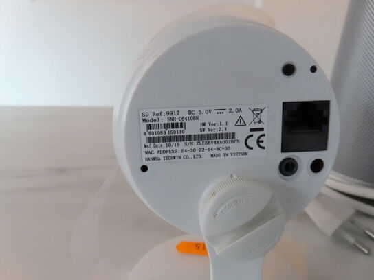 2 stk. højtalere, SONOS og 2 stk. overvågningskamera