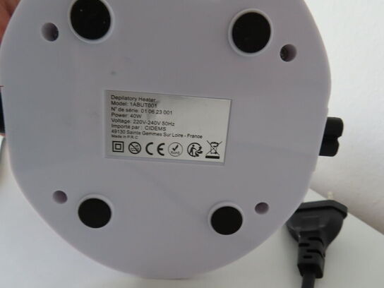 Div. møbler og vogne med indhold