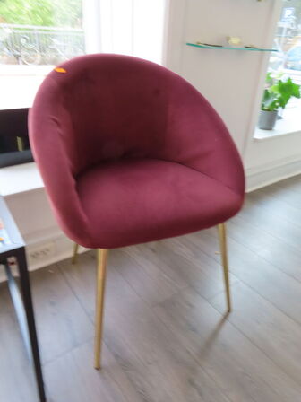 2 stk. stole og bord