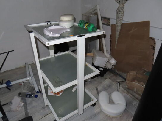 Tøm kælderen, undtaget behandlerbriks