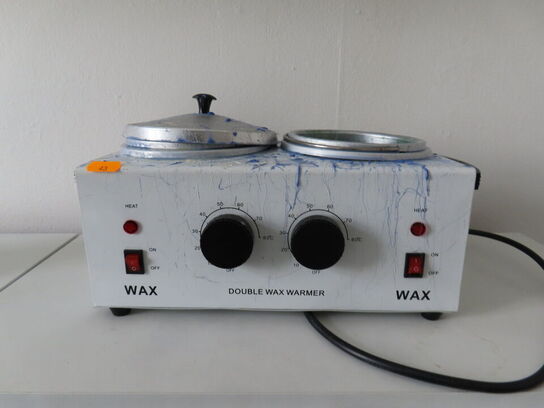 Div. møbler og vogne med indhold