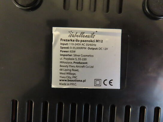 LOT Ændret! Div. møbler og vogne med indhold