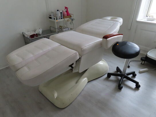 El-behandlerbriks med skammel og lampe