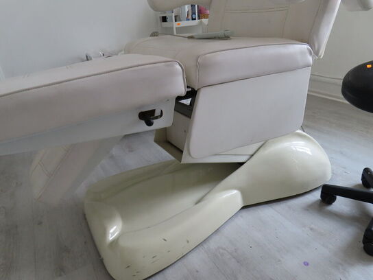 El-behandlerbriks med skammel og lampe