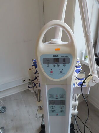 9 i 1 Multi-Function Beauty Instrument, H5050