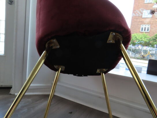 2 stk. stole og bord