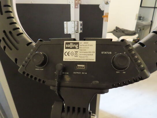 El-behandlerbriks med skammel og lampe