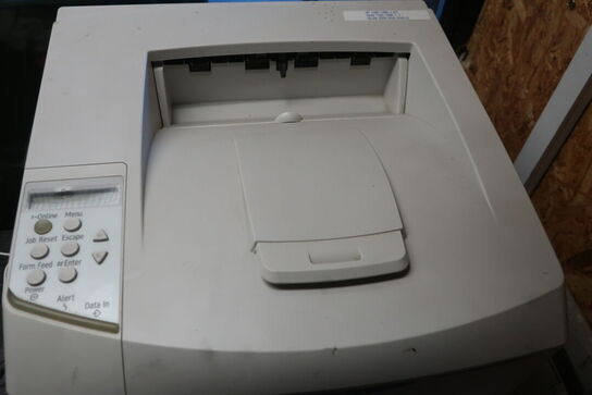 "Tøm rummet" - RICOH printer, skrivebord m.v. (se billeder)