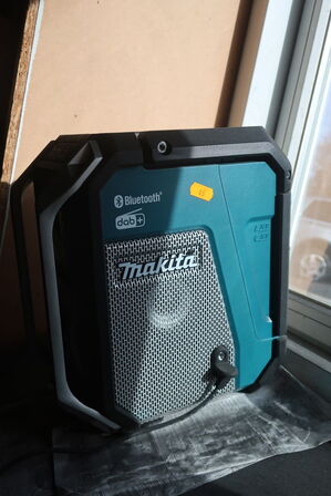 Batteriradio MAKITA DMR115