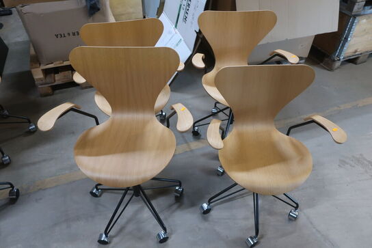 4 stk. FRITZ HANSEN 7'er kontorstol (3117) eg m. armlæn