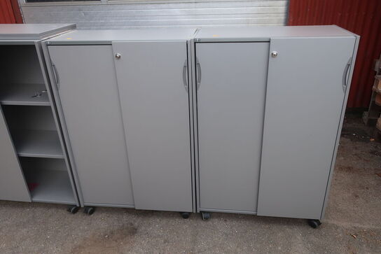 4 stk. skabe EFG med 2 topplader