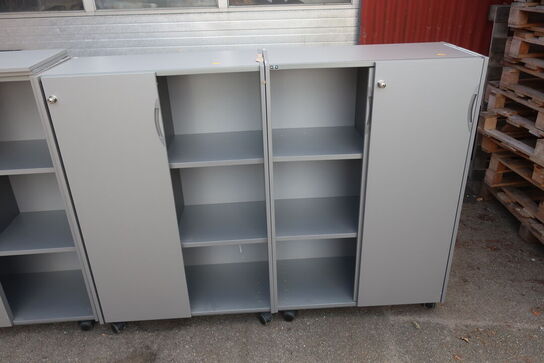 4 stk. skabe EFG med 2 topplader