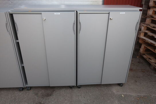 4 stk. skabe EFG med 2 topplader
