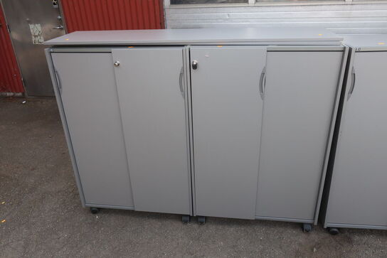 4 stk. skabe EFG med 2 topplader