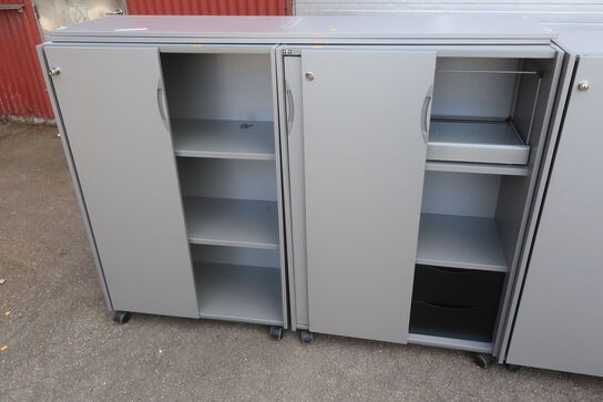 4 stk. skabe EFG med 2 topplader