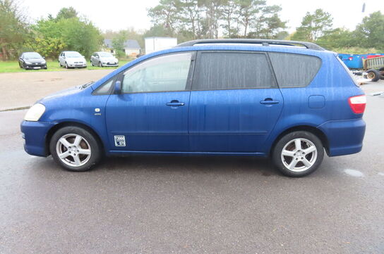 Varebil: Toyota Avensis Verso