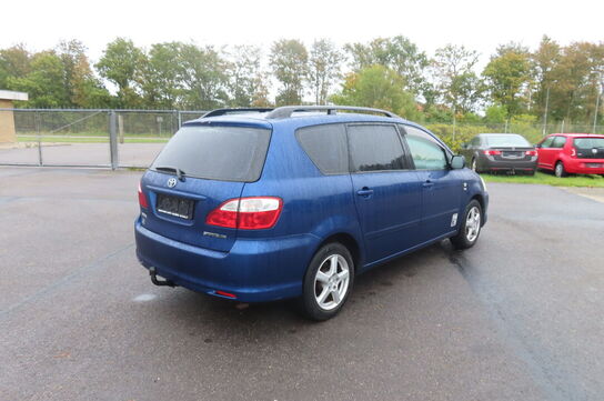 Varebil: Toyota Avensis Verso