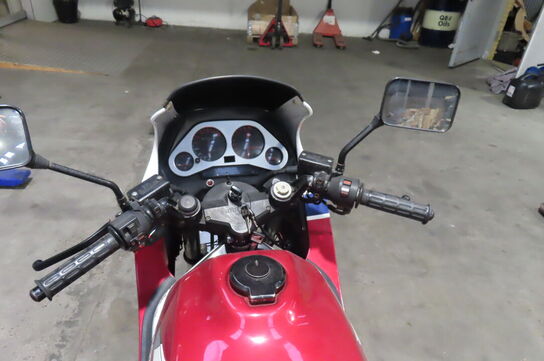 Motorcykel:  Honda Vf 750