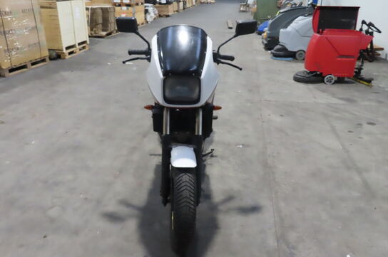 Motorcykel:  Honda Vf 750