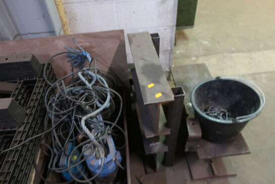 Div. Dykpumper bl.a. SEASON PUMP samt plastikpaller