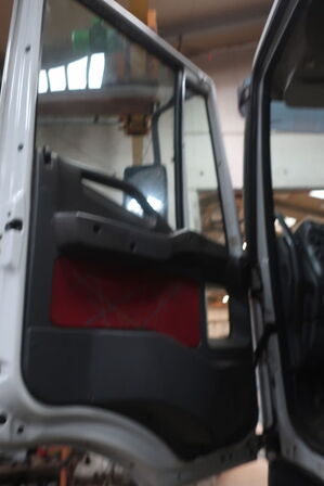 Lastbil IVECO Trakker Ad190t31 med anhænger, kran FASSI F235AXP26