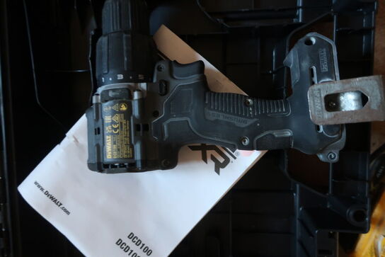 3 stk. akku bore/skruemaskiner DEWALT med 2 stk. batterier og 2 stk. ladere