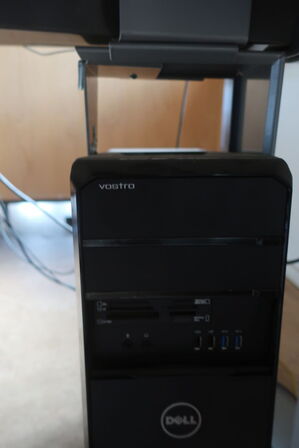 Computerskærm DELL, mousetrapper, tastatur, mus, computer DELL Vostro