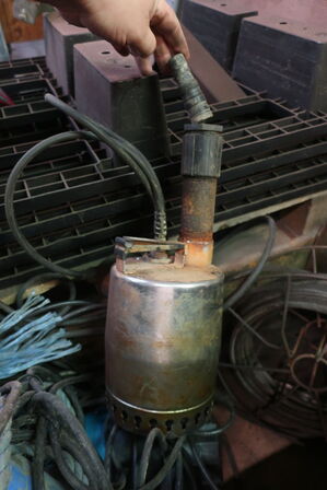 Div. Dykpumper bl.a. SEASON PUMP samt plastikpaller