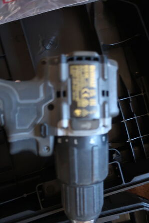 3 stk. akku bore/skruemaskiner DEWALT med 2 stk. batterier og 2 stk. ladere