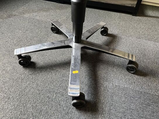 Kinnarps Sadle Kontrolstol